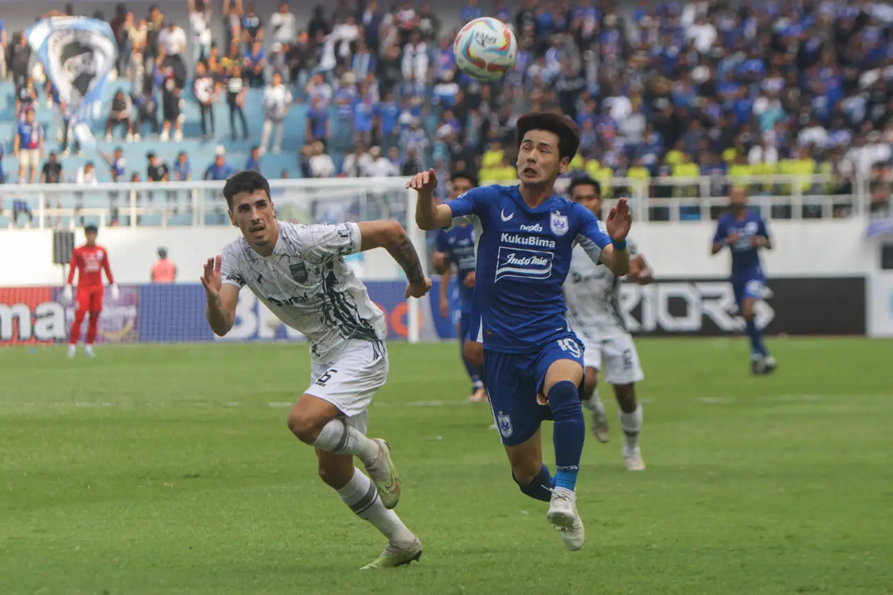PSIS Semarang Tahan...