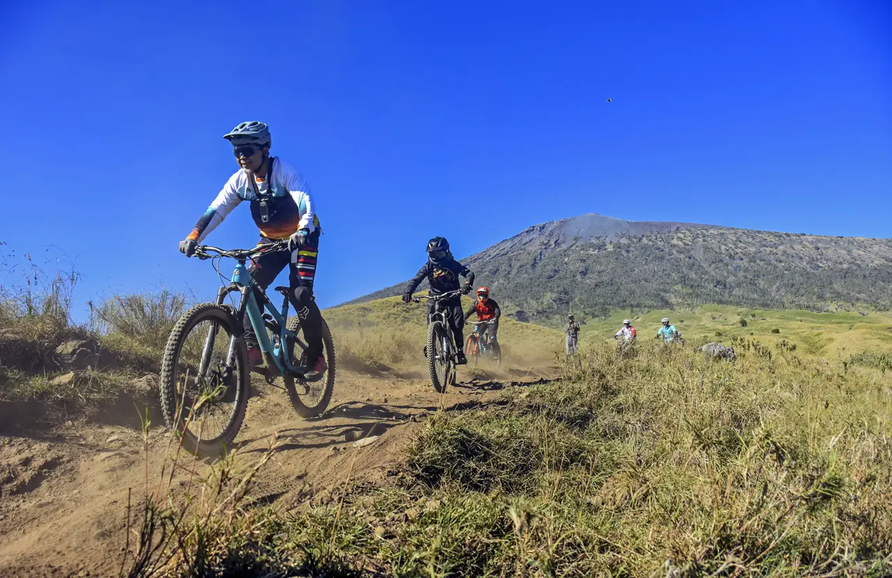 Wisata MTB di Gunung...