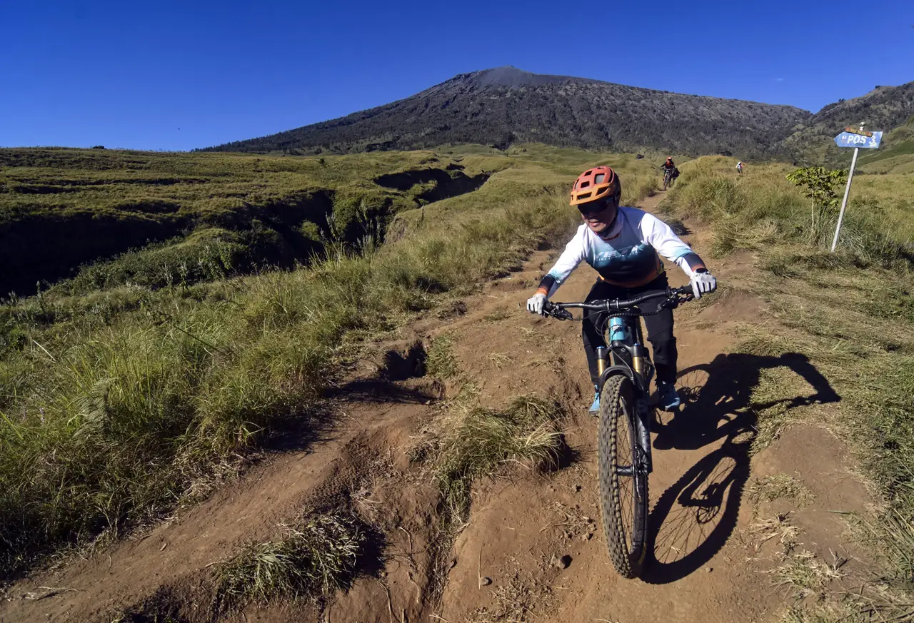 Wisata MTB di Gunung...