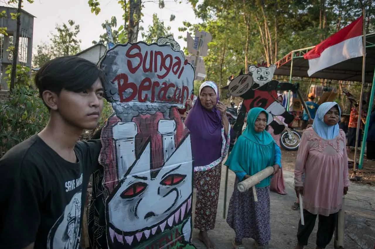 Aksi Warga Lawan Pencemaran...