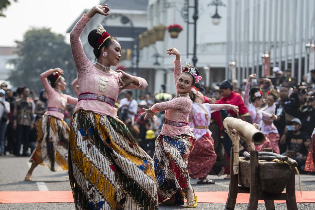 Kemeriahan Festival...