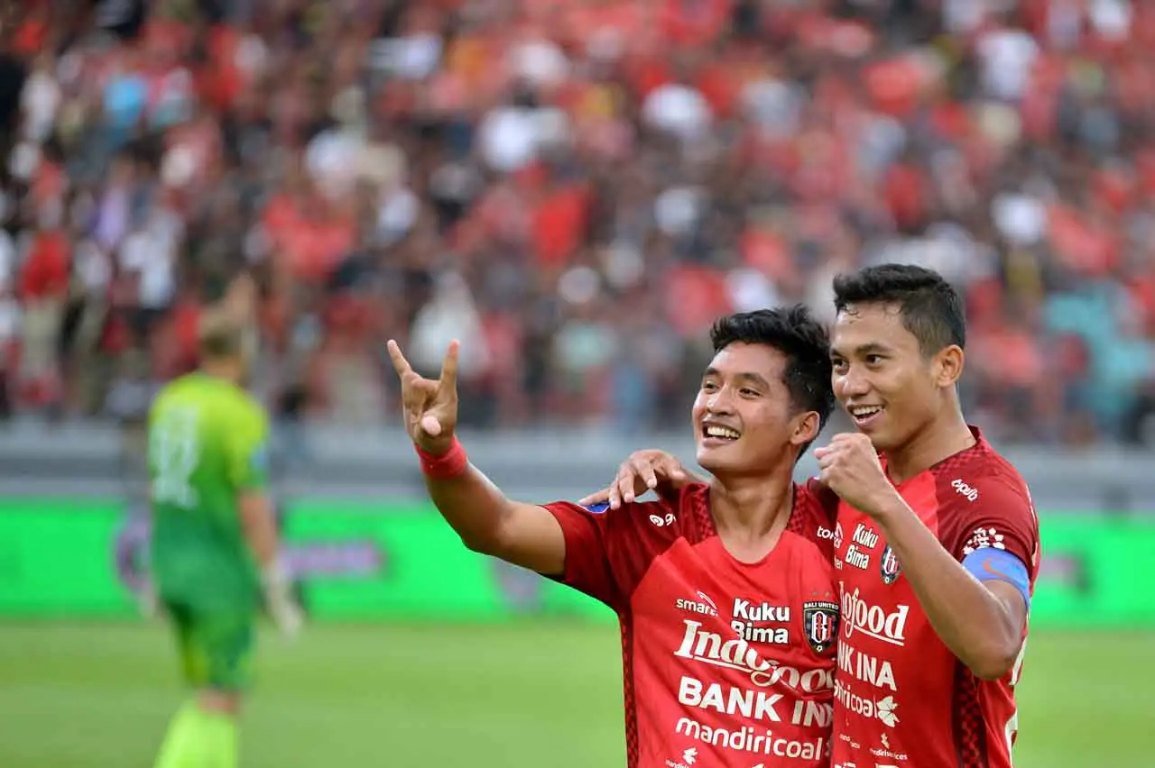 Bali United Kalahkan...