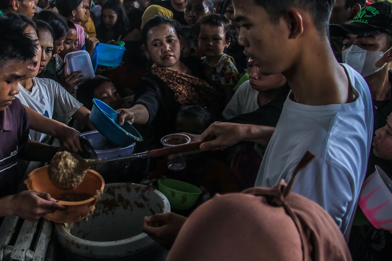 Melihat Tradisi Pembagian...