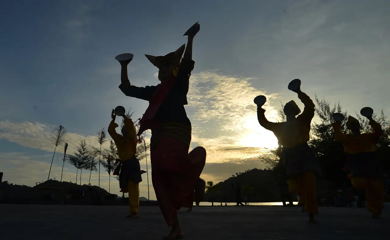 Penampilan Seni Budaya...