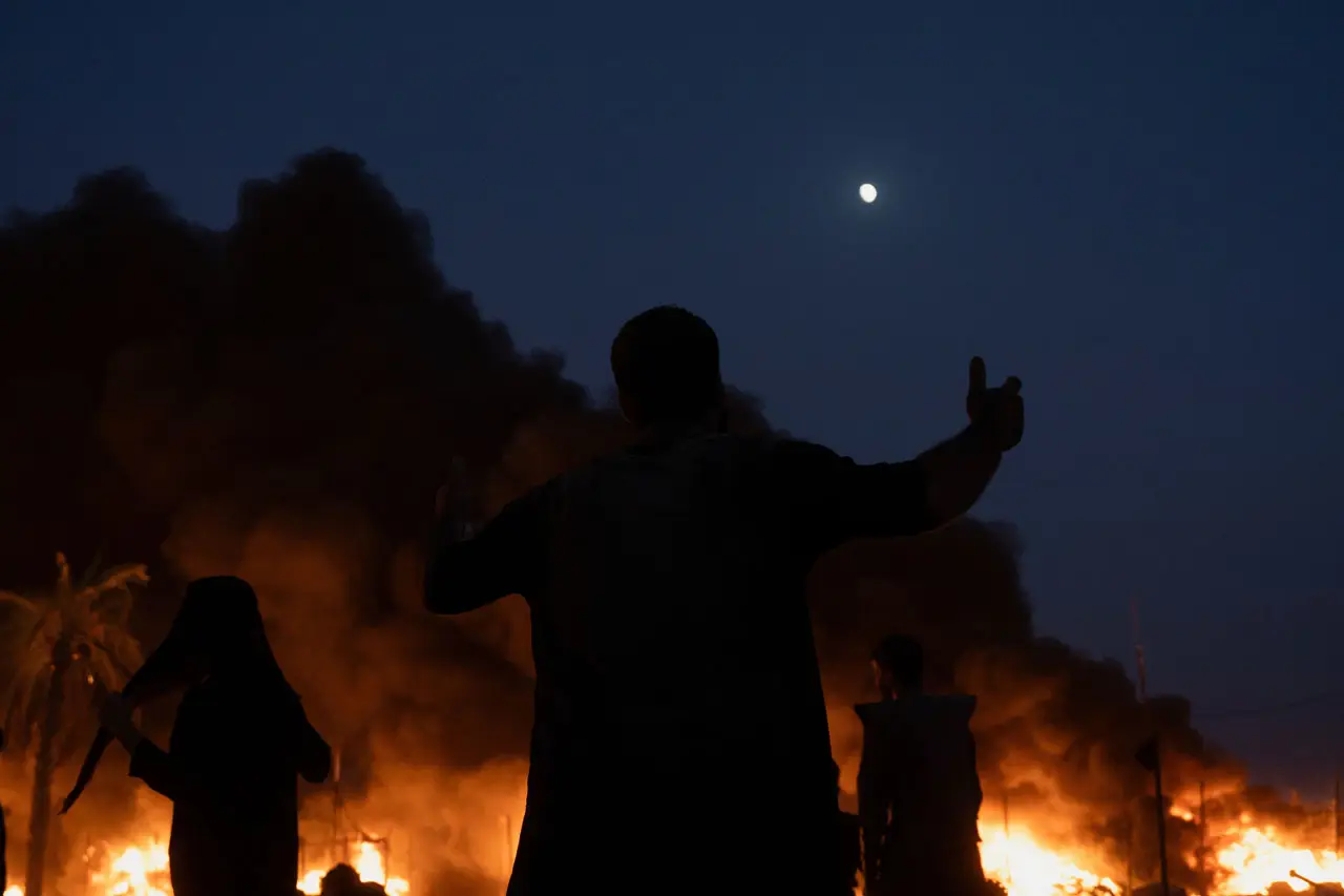 Mengenang Tragedi Karbala,...