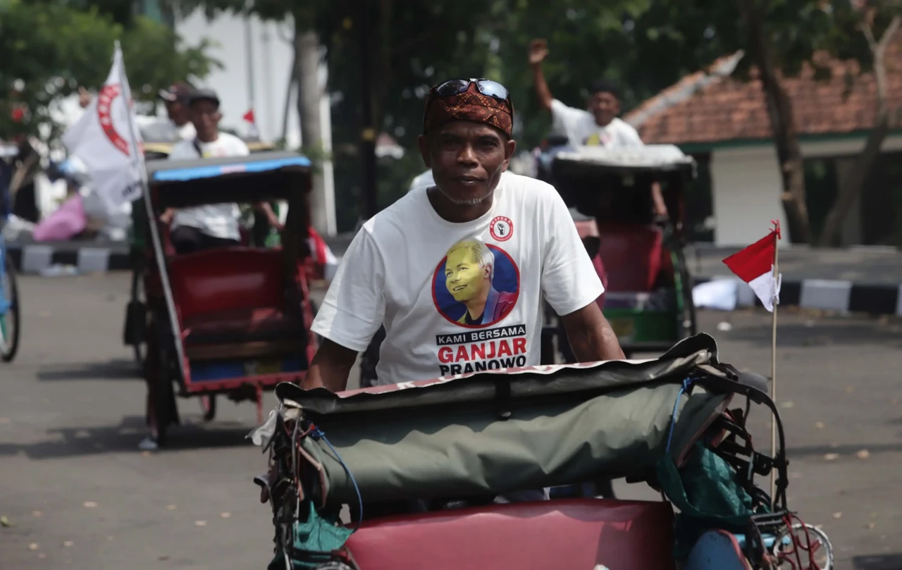 Ratusan Tukang Becak...