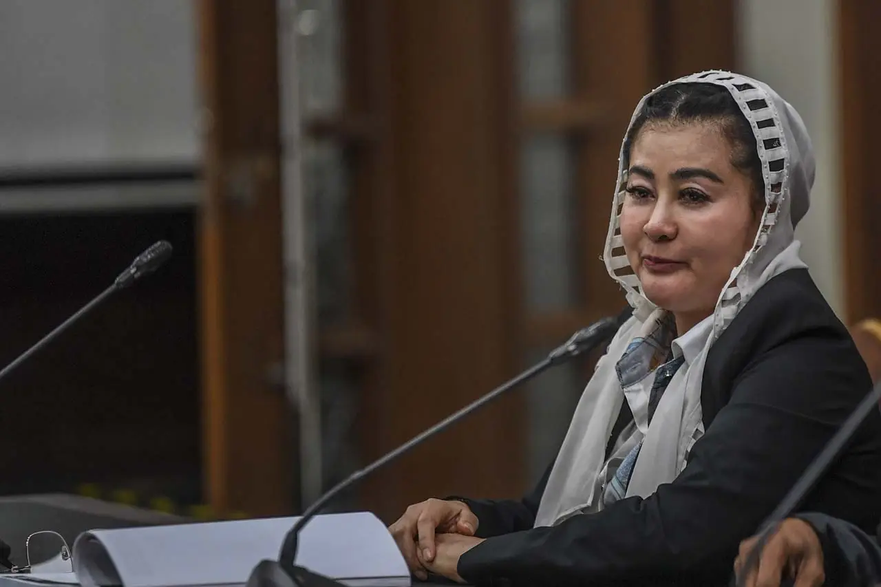 Sidang Lanjutan Hasnaeni...