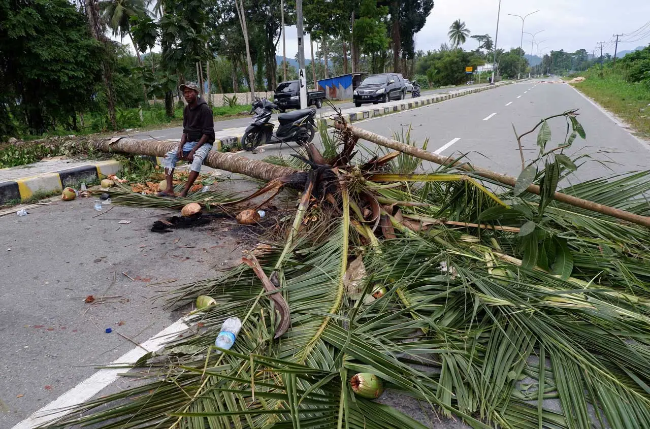 Tuntut Ganti Rugi Tanah...