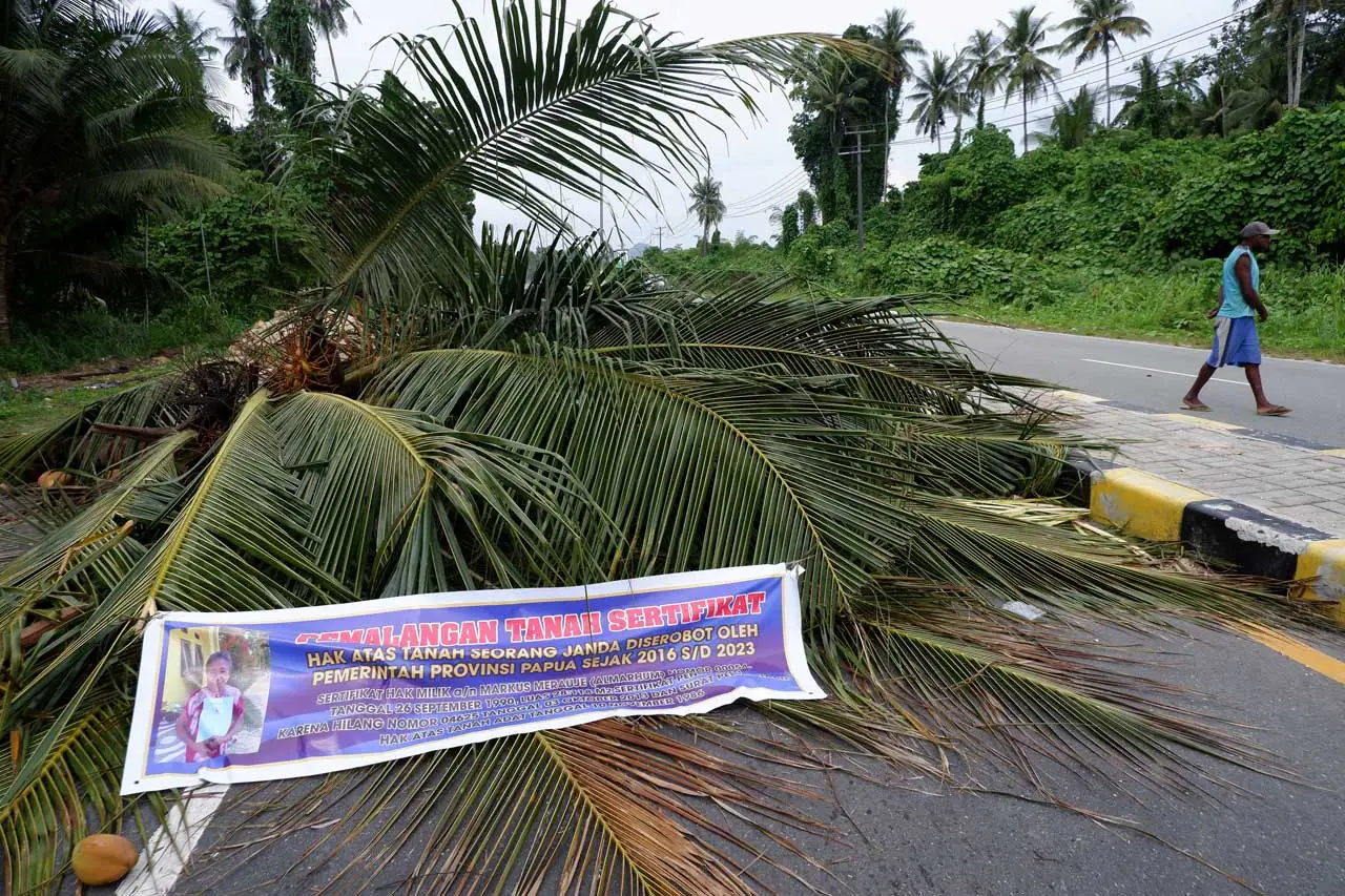Tuntut Ganti Rugi Tanah...