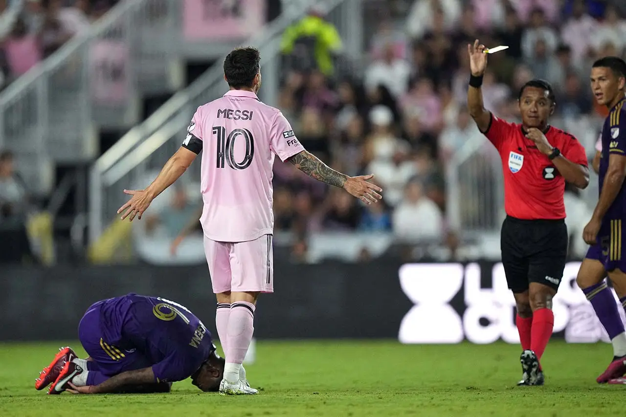 Lionel Messi Selebrasi...