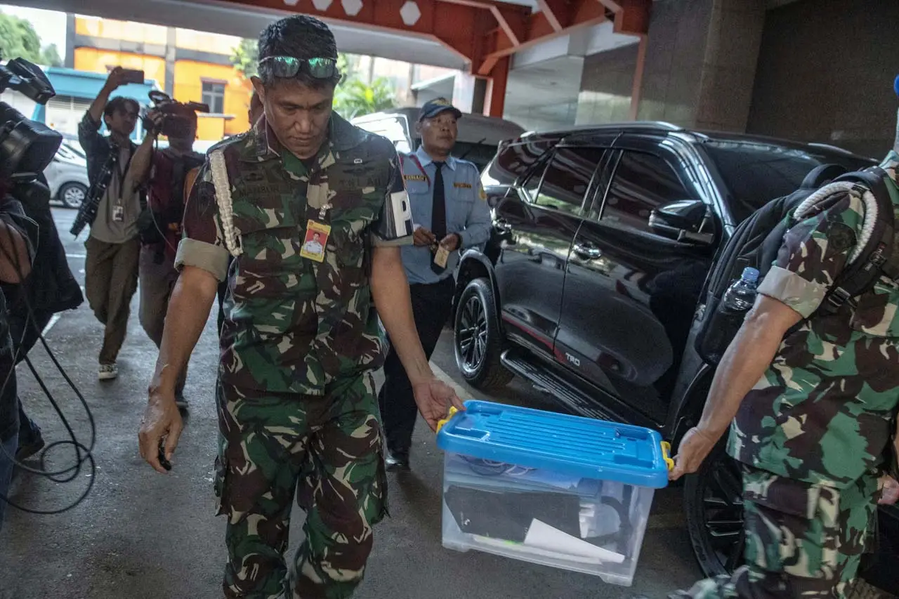 KPK dan Puspom TNI Geledah...