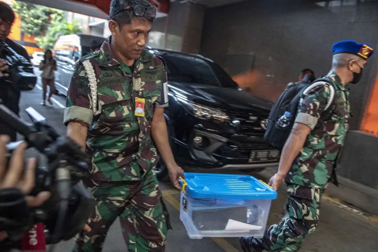 KPK dan Puspom TNI Geledah...