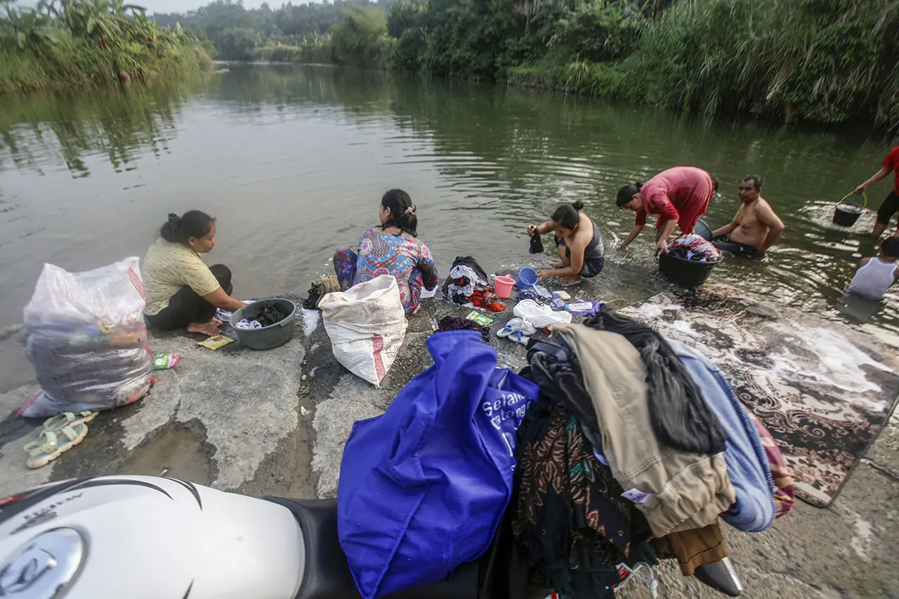 Kekeringan, Warga Bogor...