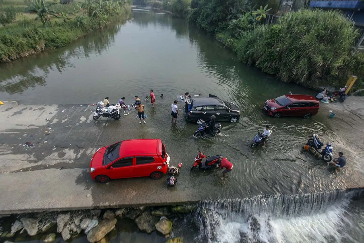 Kekeringan, Warga Bogor...