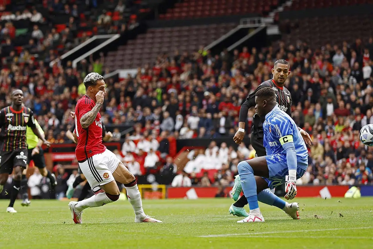 Kembali ke Old Trafford,...