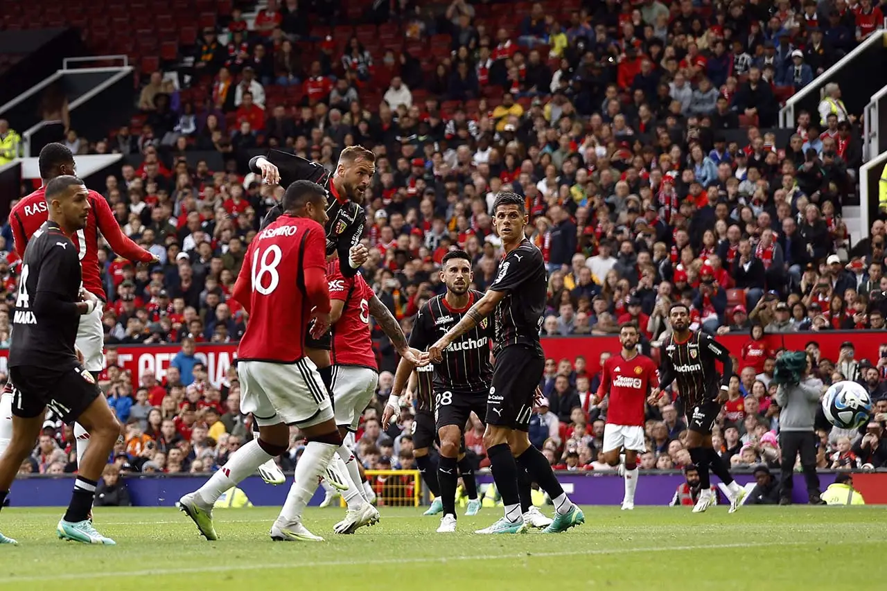 Kembali ke Old Trafford,...