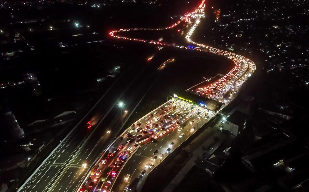 Kemacetan di Ruas Tol...