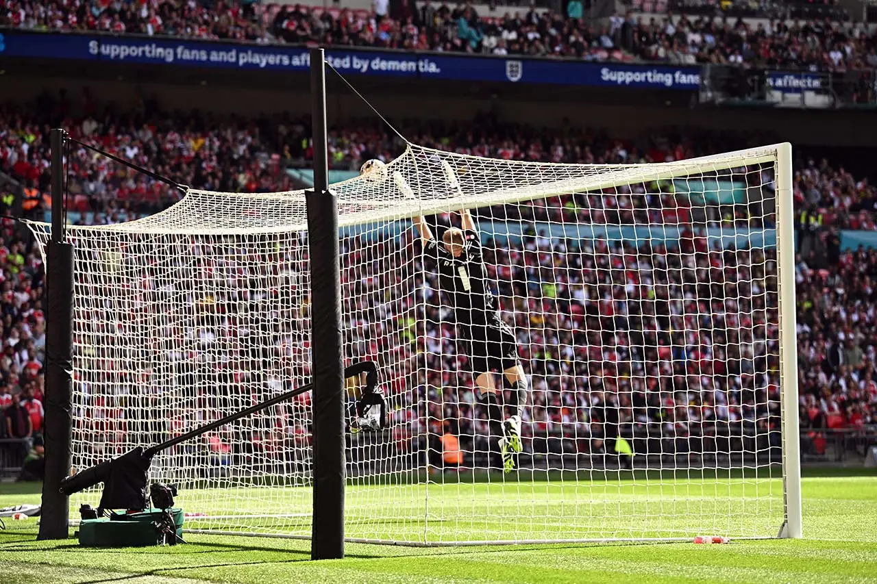 Turun Minum, Arsenal...