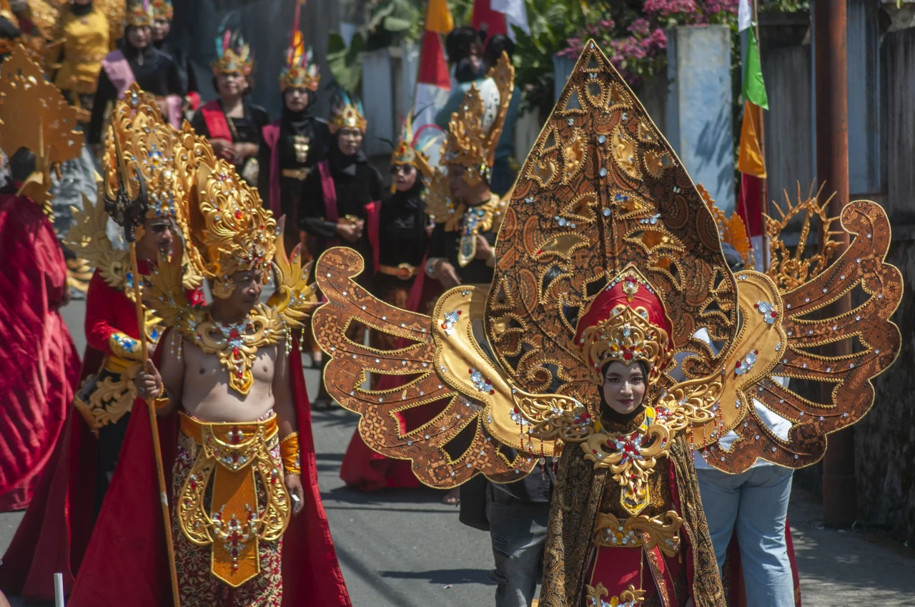 Kirab Budaya dan Kebangsaan...