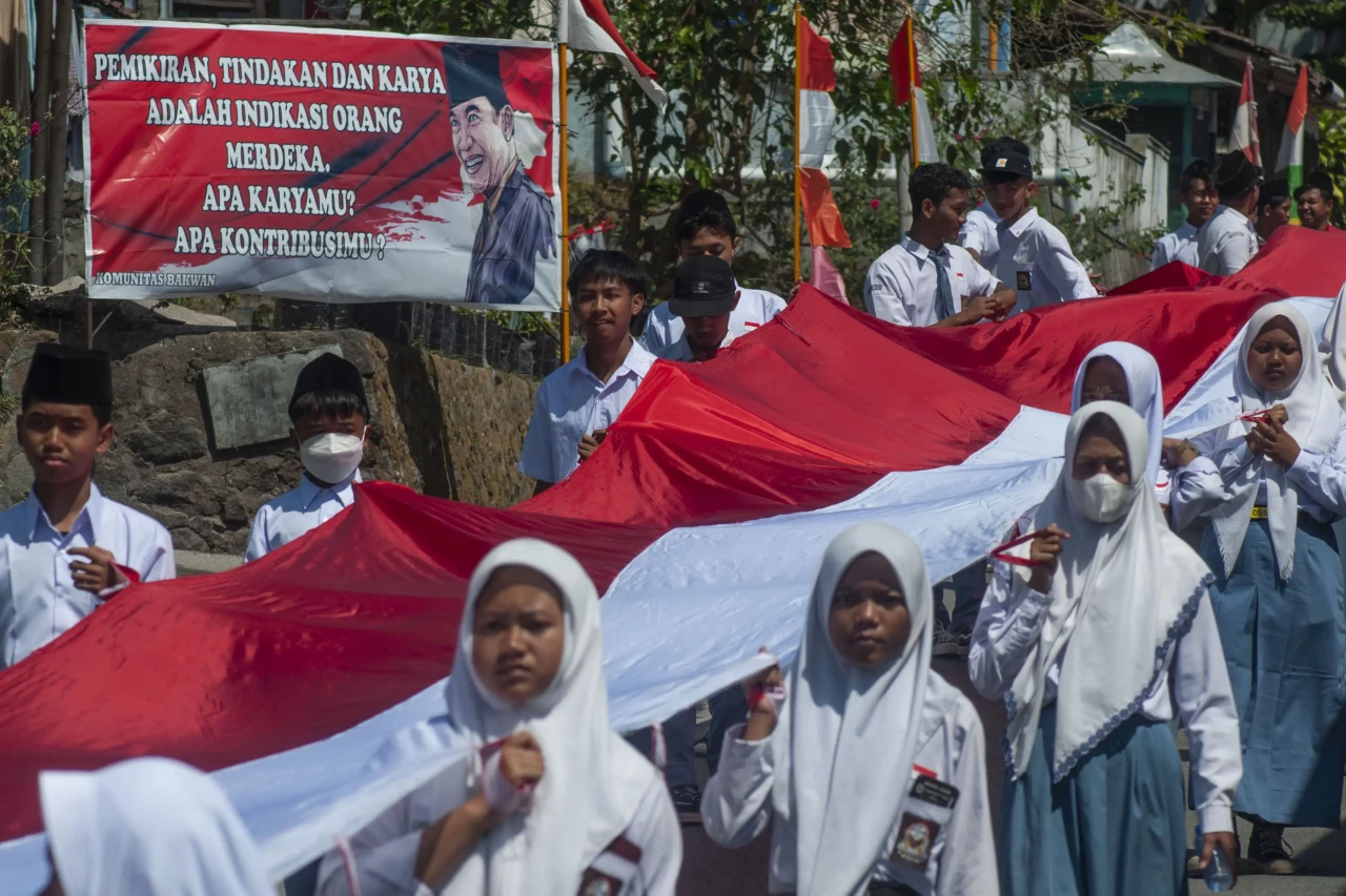 Kirab Budaya dan Kebangsaan...