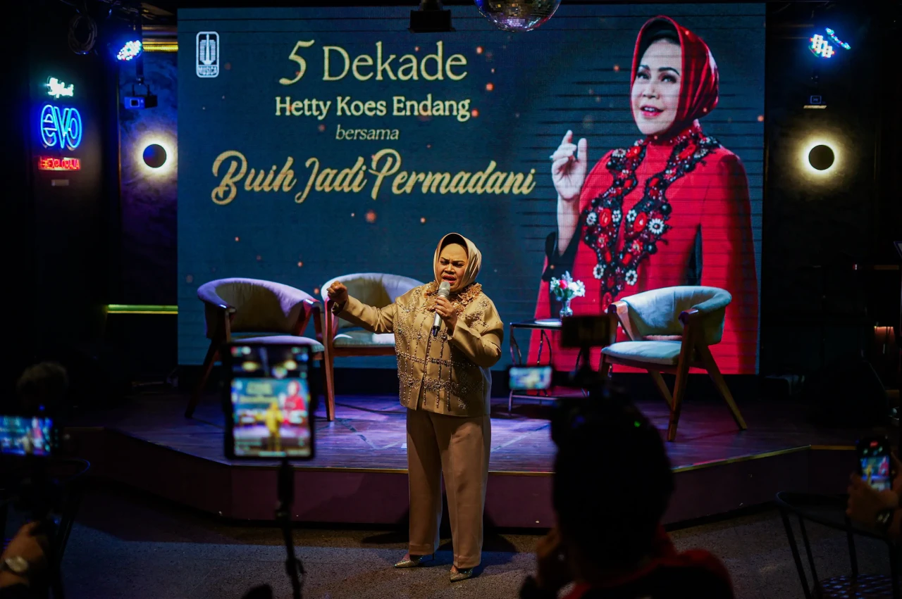 Rayakan 50 Tahun Berkarier,...