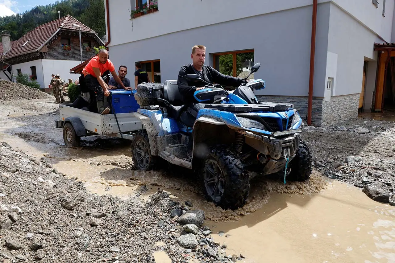 Slovenia Remuk Redam...