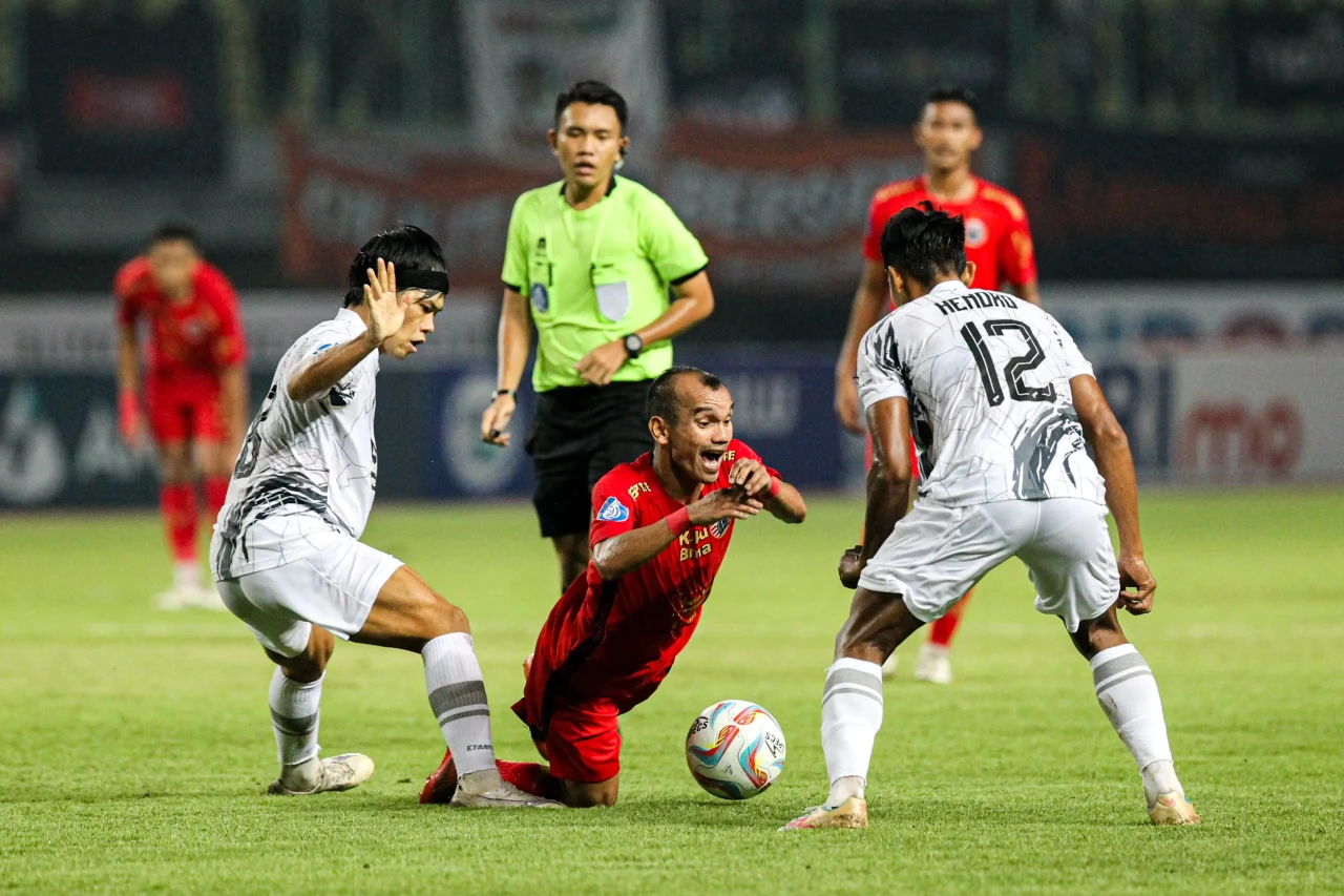 Persija Jakarta vs Borneo...