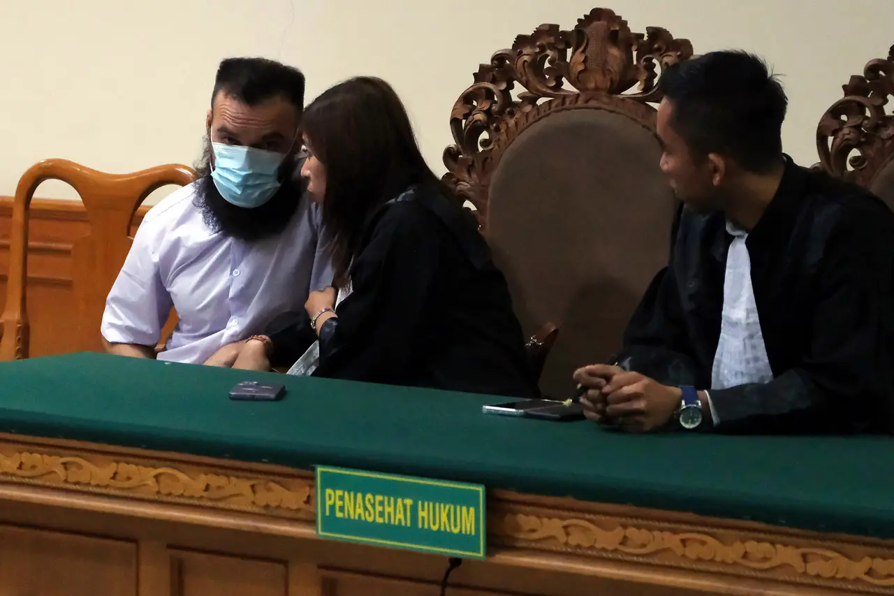 Kasus Penerbitan KTP...