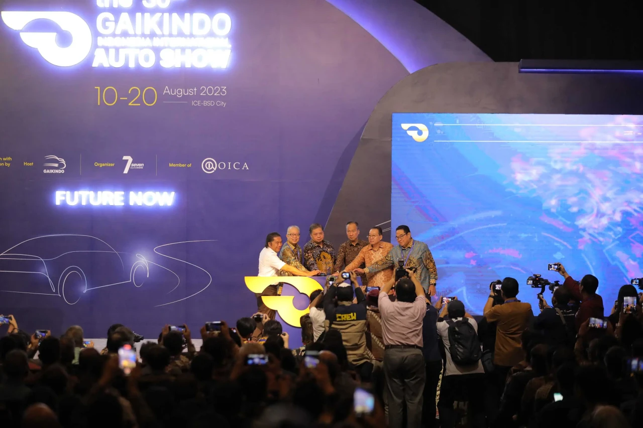 Airlangga Hartarto Buka...