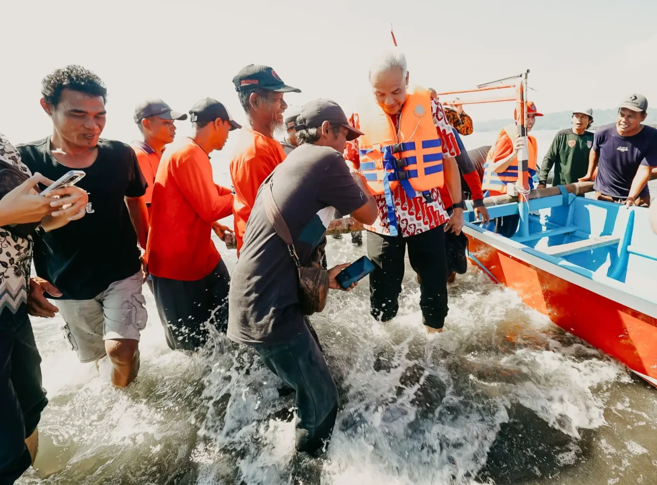 Bantu Nelayan Hemat...