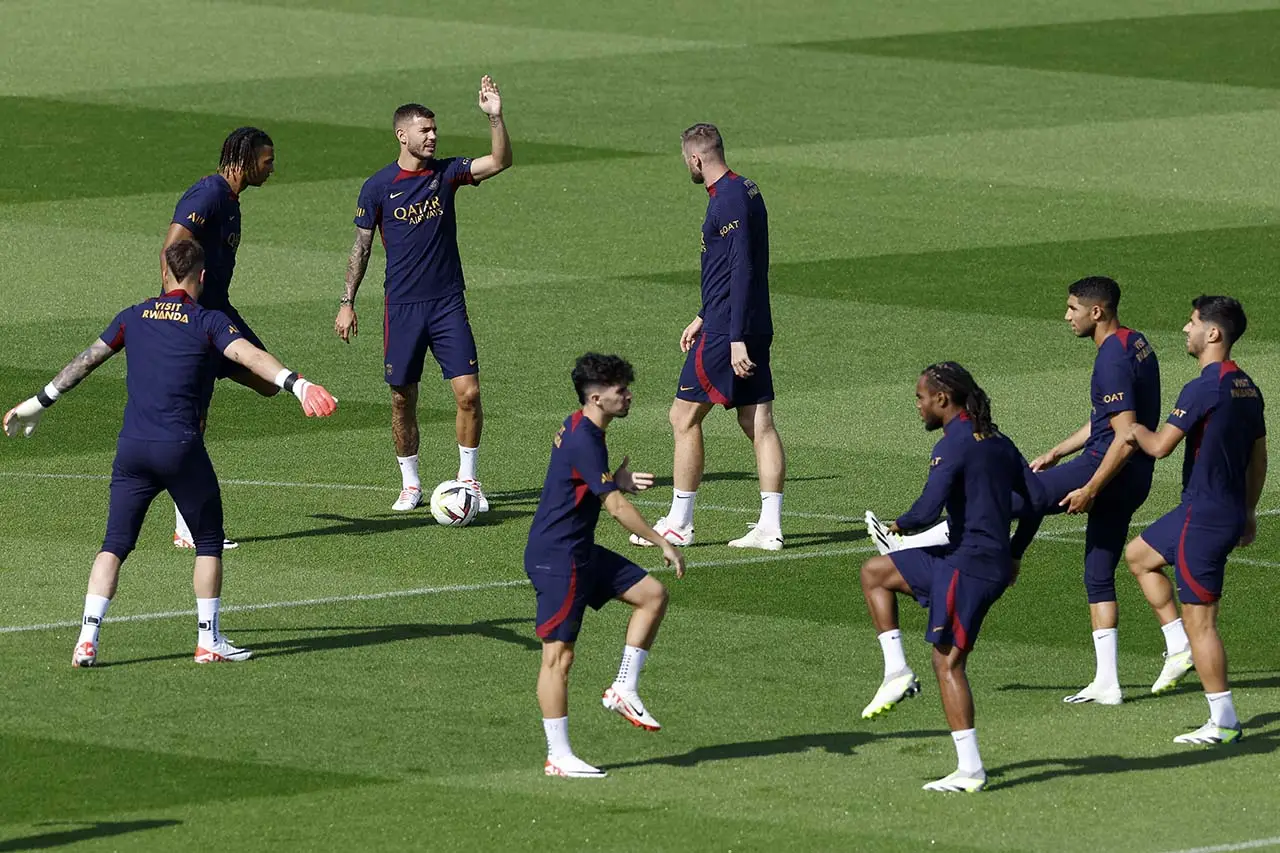 PSG Gelar Latihan, Kylian...