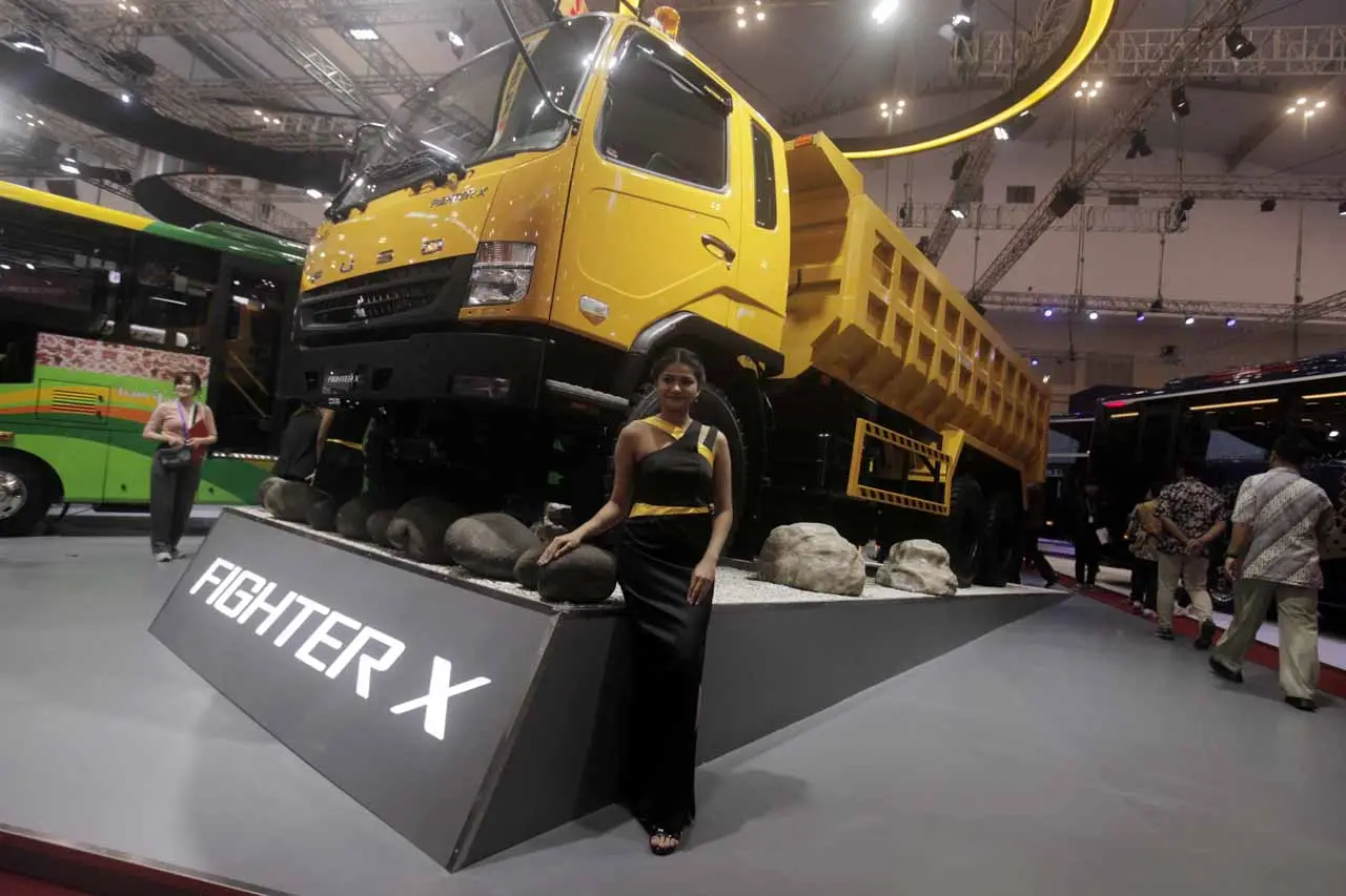 Mitsubishi Fuso Hadir...