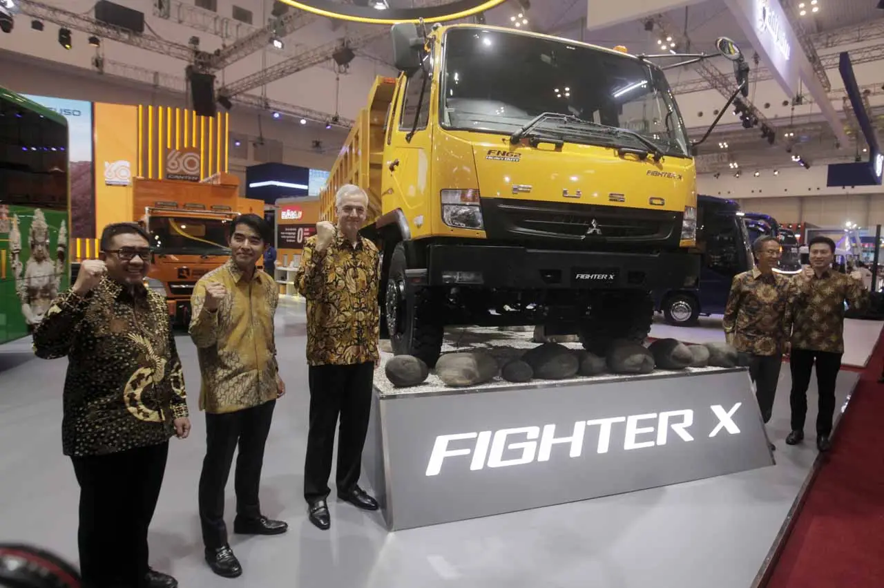Mitsubishi Fuso Hadir...