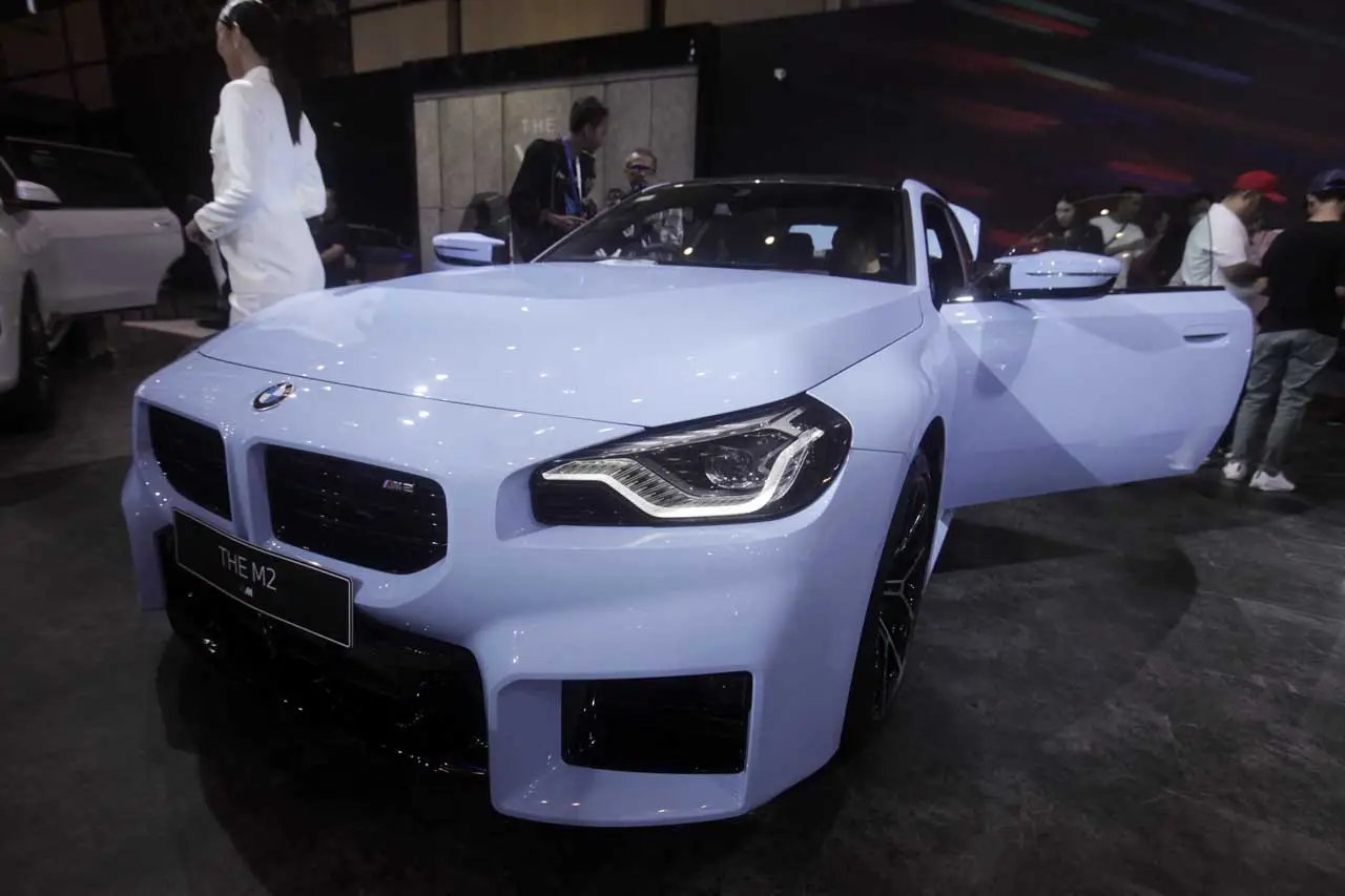 BMW Luncurkan 3 Mobil...