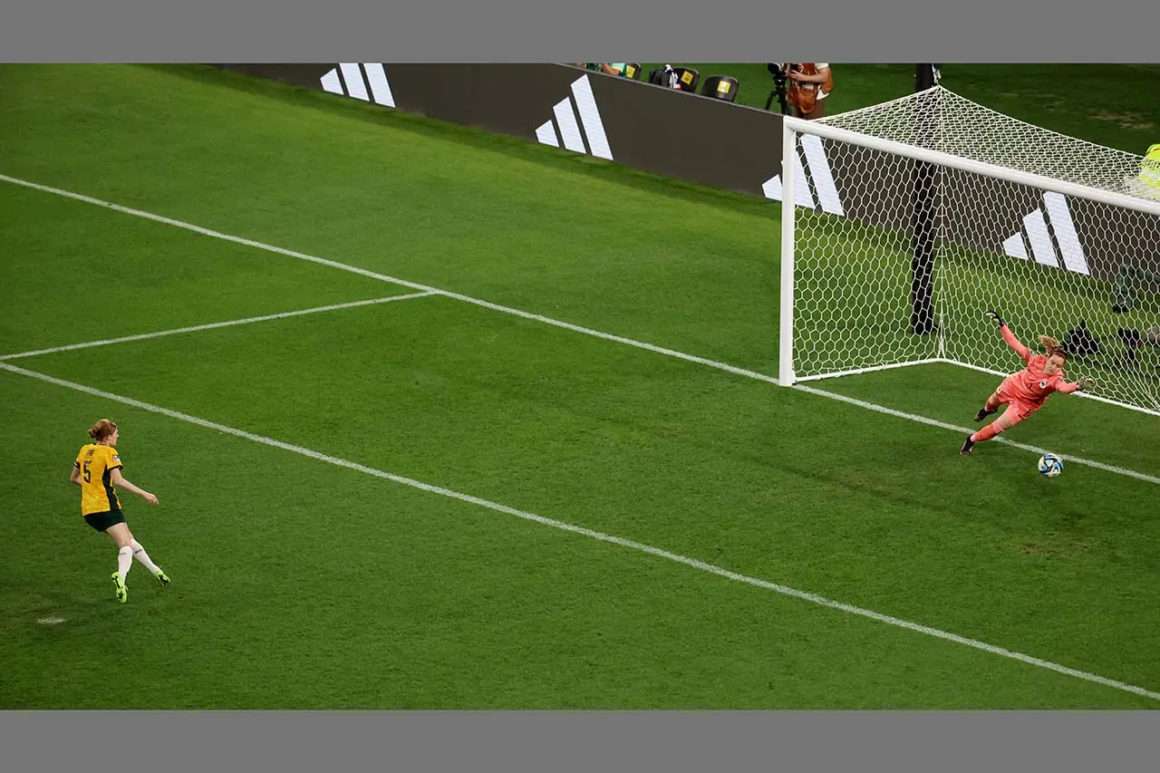 Menang Adu Penalti Lawan...