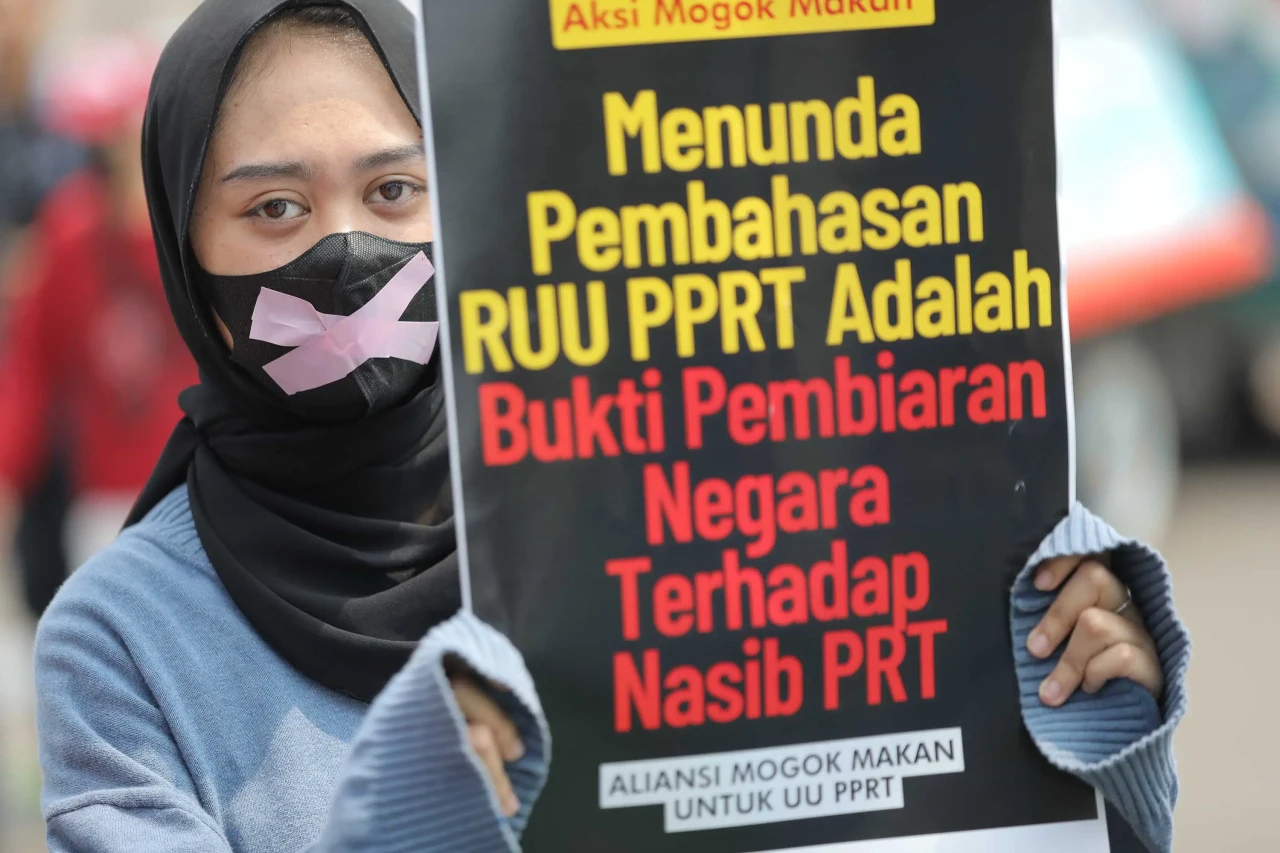 Aksi Mogok Makan untuk...
