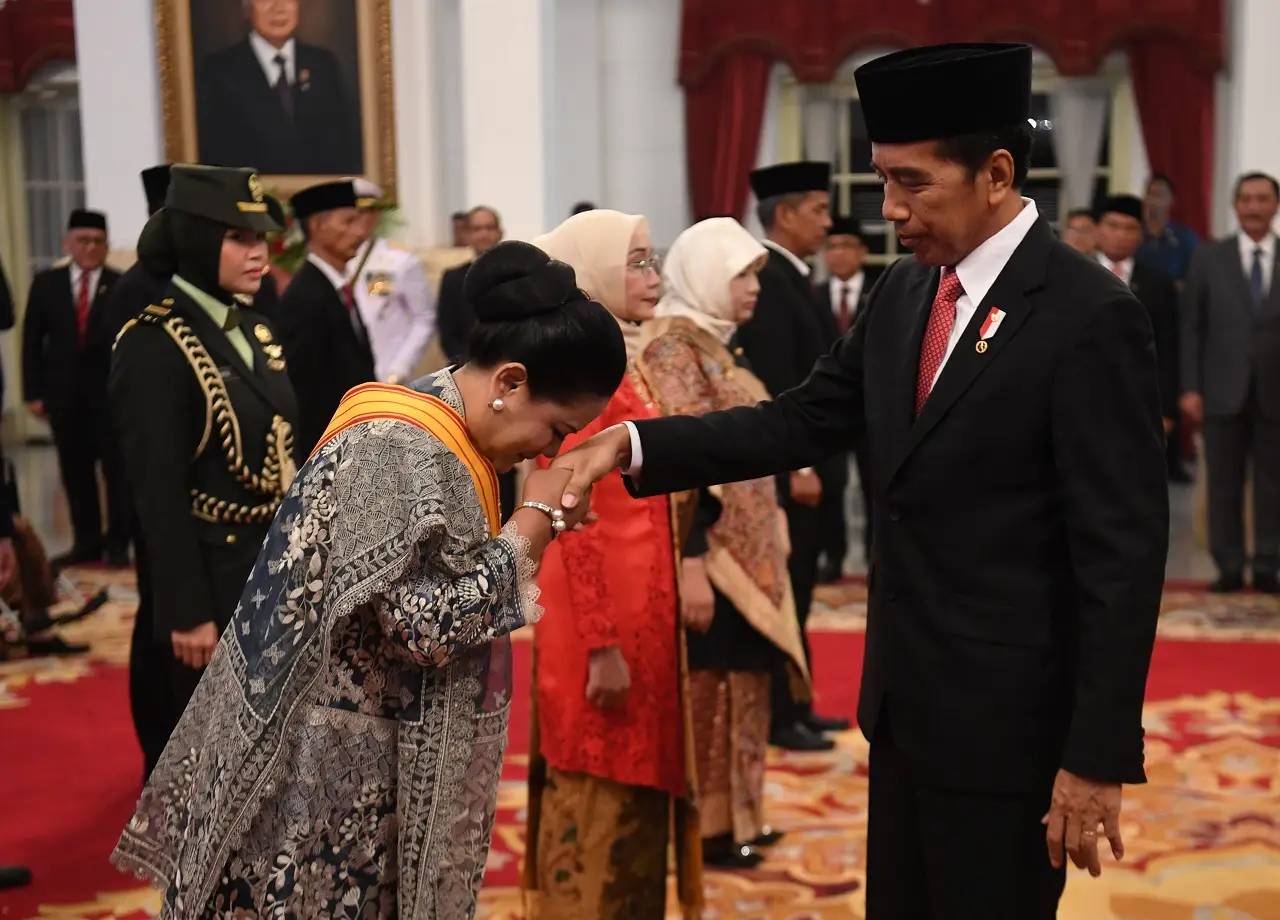 Ibu Negara dan Istri...