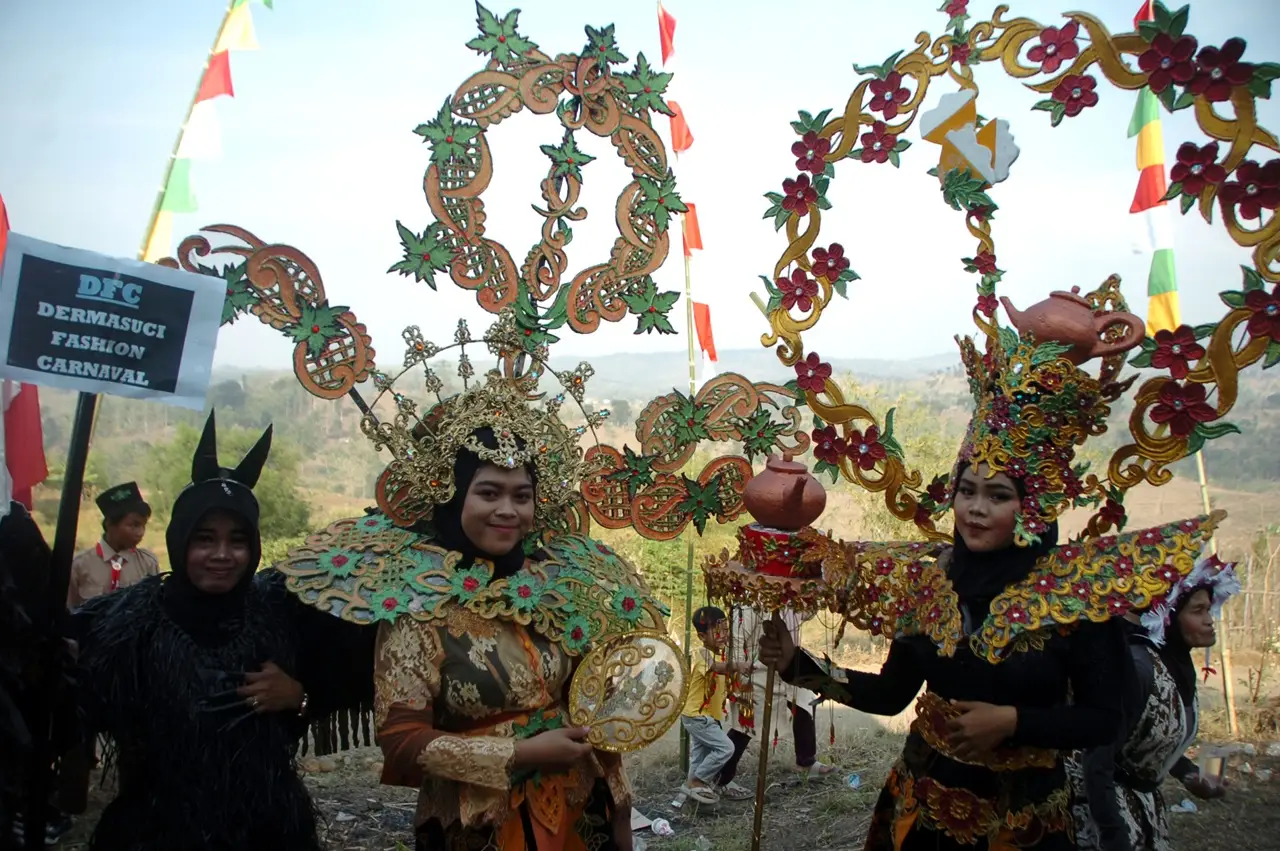 Kirab Budaya dan Ruwat...