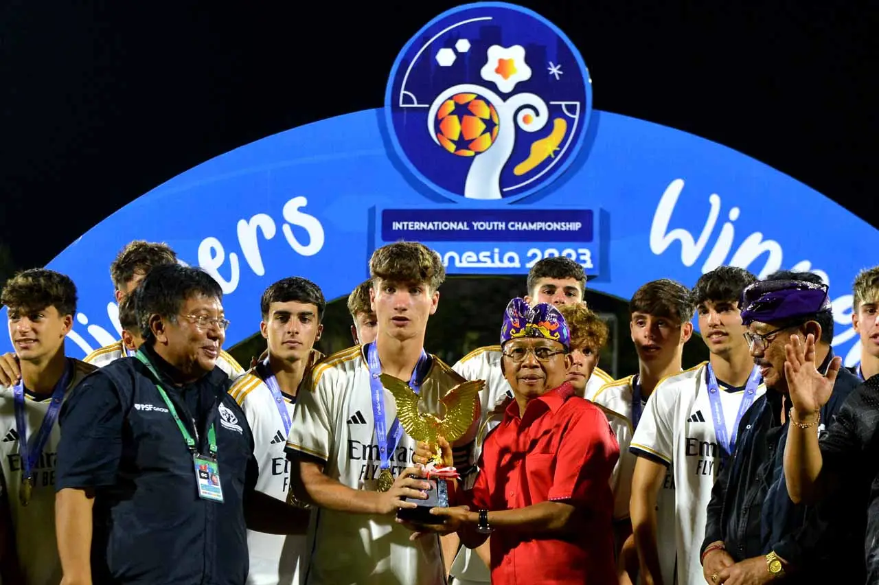 Real Madrid U-18 Juarai...