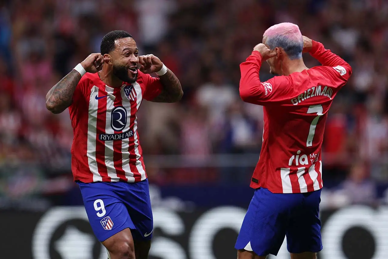 Memphis Depay Lepaskan...