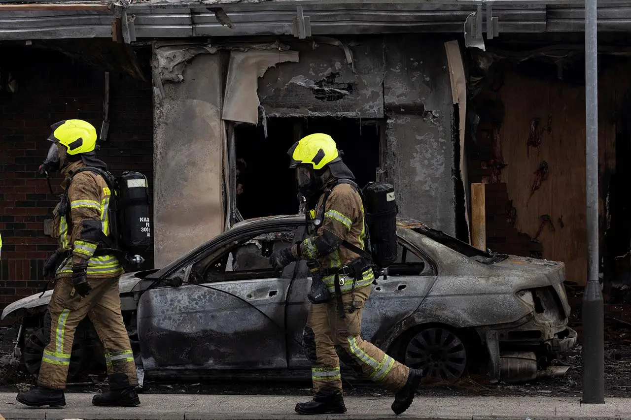 Mobil Nenek-nenek Terbakar,...
