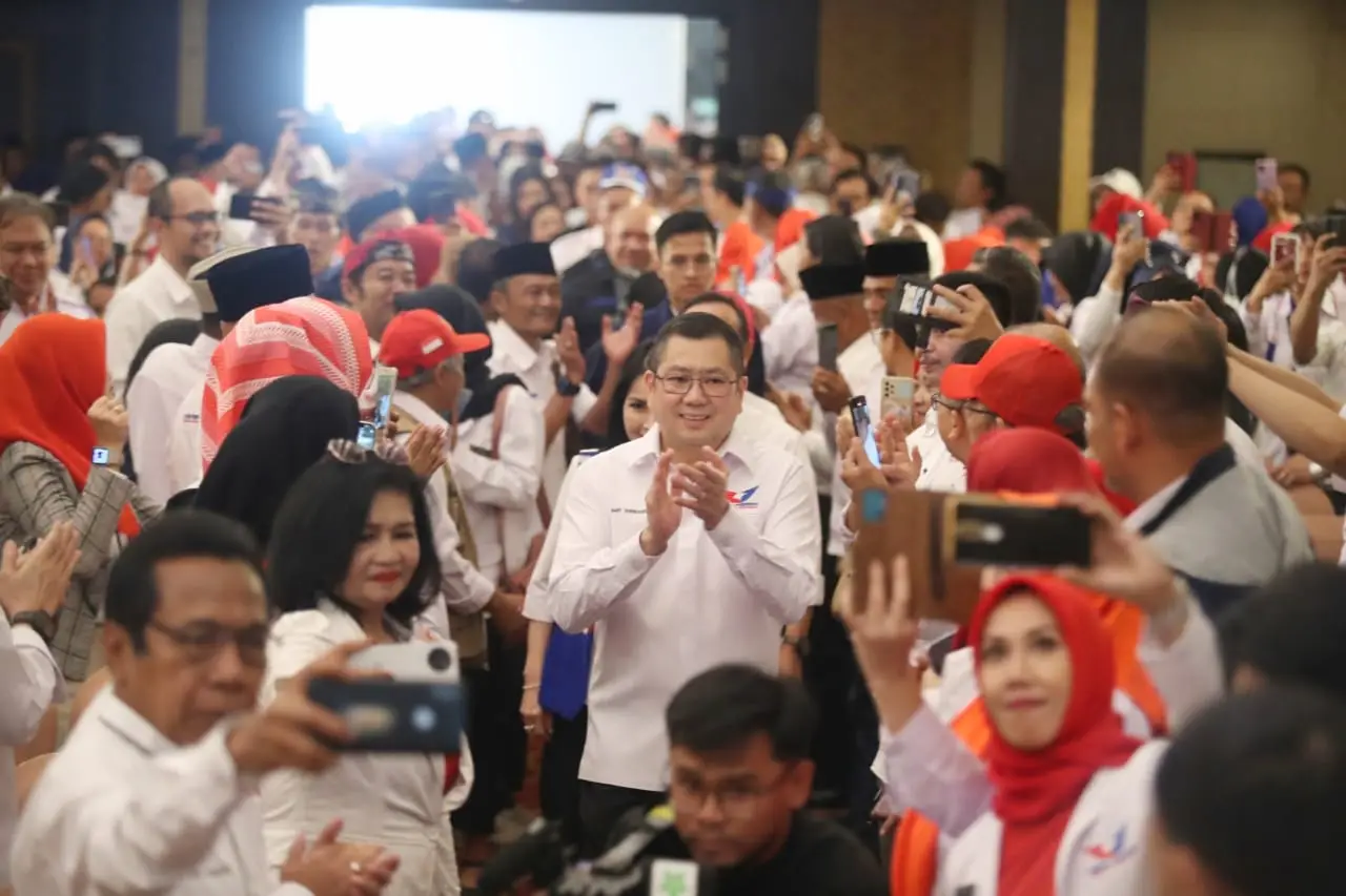 HT Panaskan Mesin Partai...