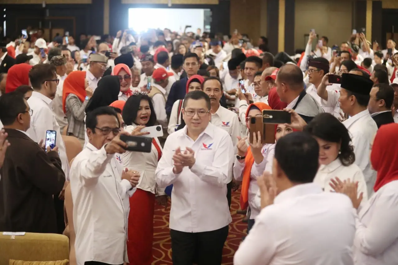 HT Panaskan Mesin Partai...