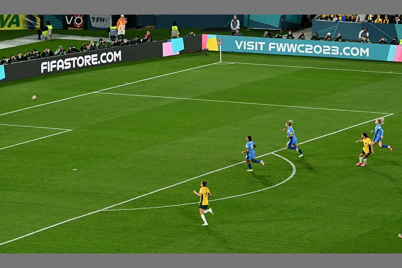 Inggris Tekuk Australia...