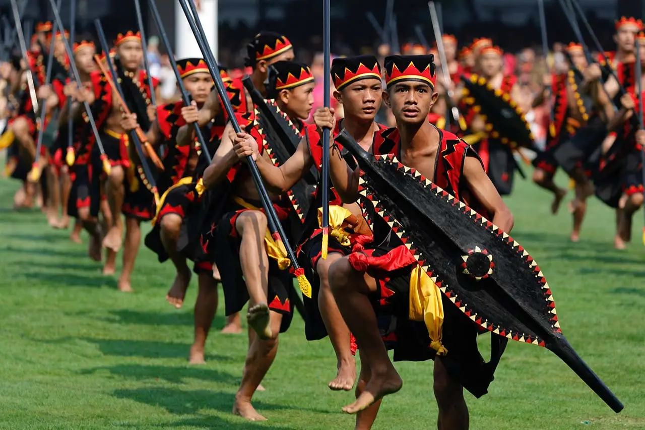 Warna-warni Tari Daerah...