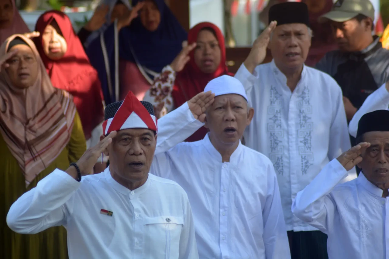 Potret Puluhan Santri...
