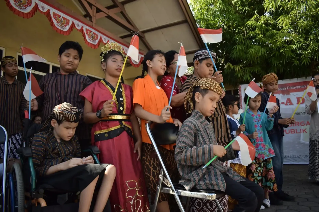 Siswa Tunanetra di Semarang...