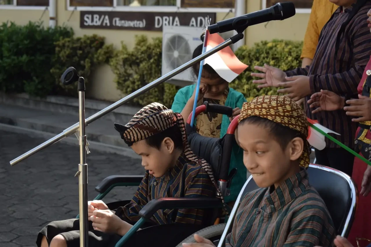 Siswa Tunanetra di Semarang...