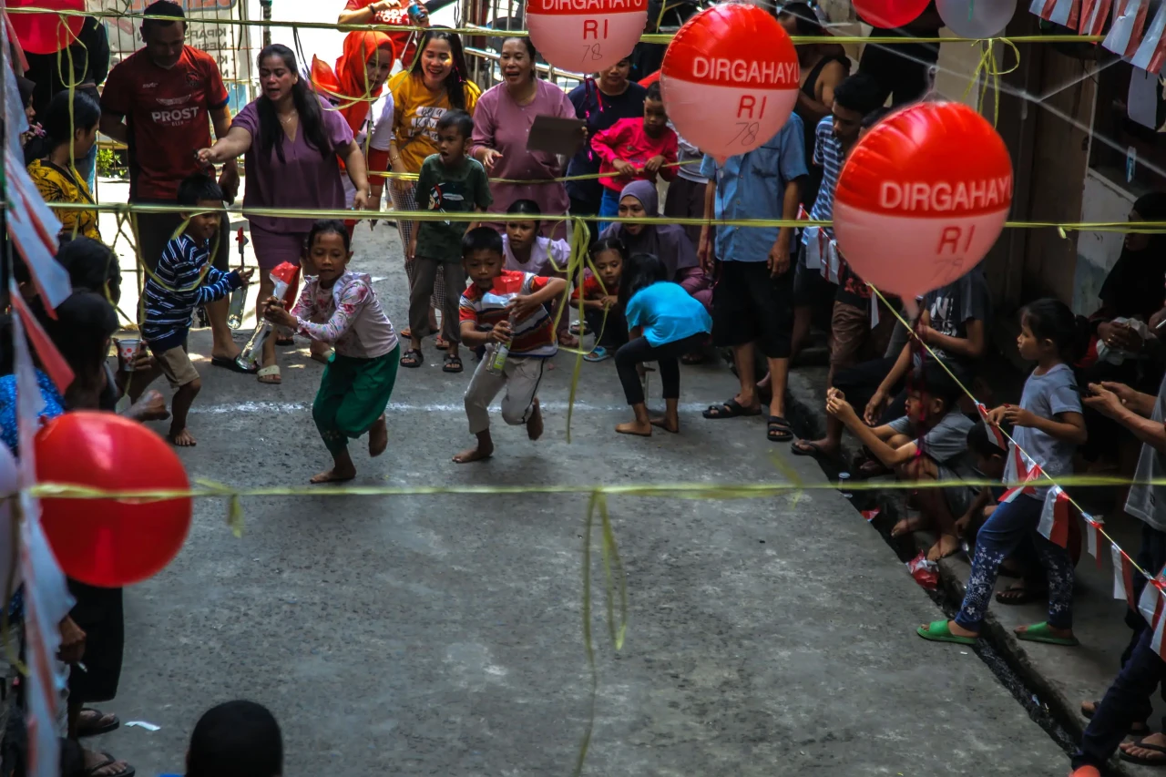 Potret Keseruan Lomba...