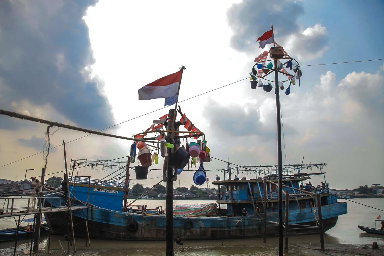 Potret Lomba Panjat...